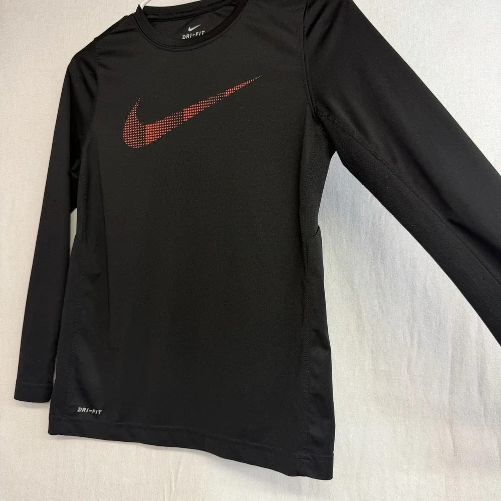 Nike Boys Medium Dri Fit Long sleeve Red Check Logo Black